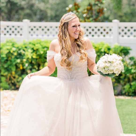 Meet your Posher, Courtney - Picture 1 of 1